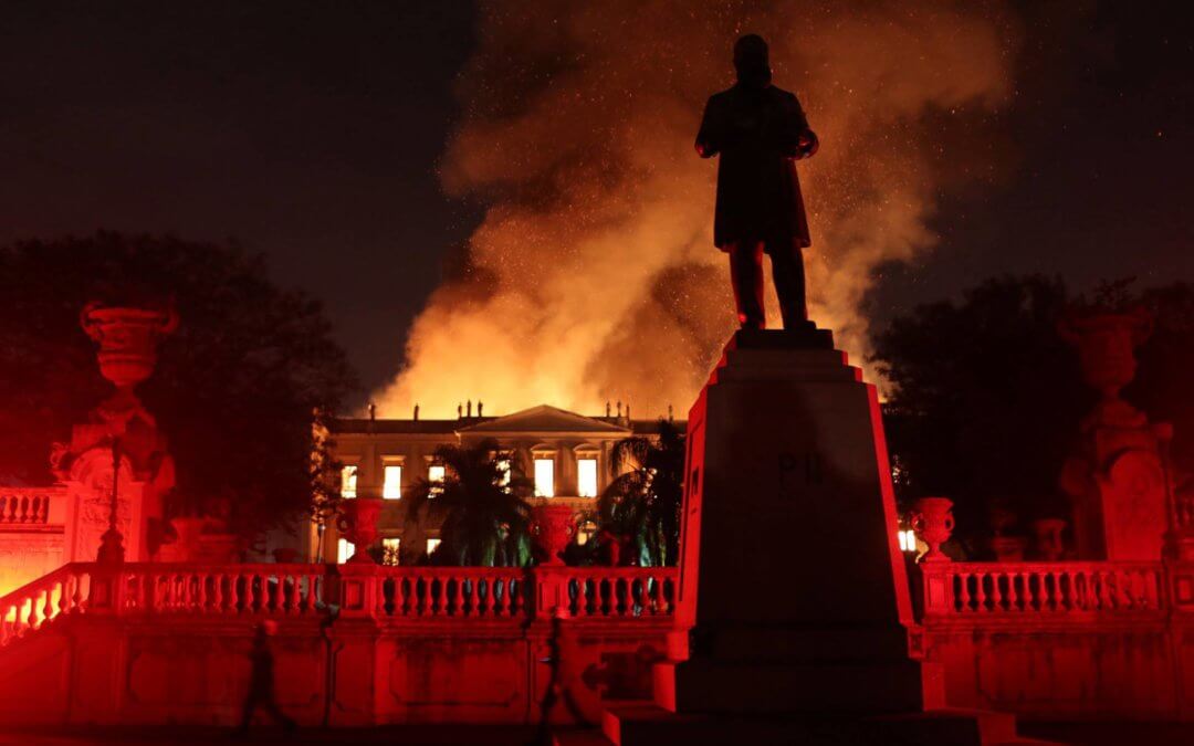 Brasileiros doaram R$157 mil ao Museu Nacional; em Notre Dame doações ultrapassam os bilhões