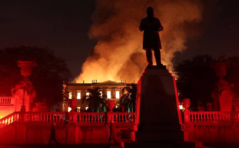Bolsonaro bloqueia “só” 12 milhões, mas Museu Nacional deve quase 700